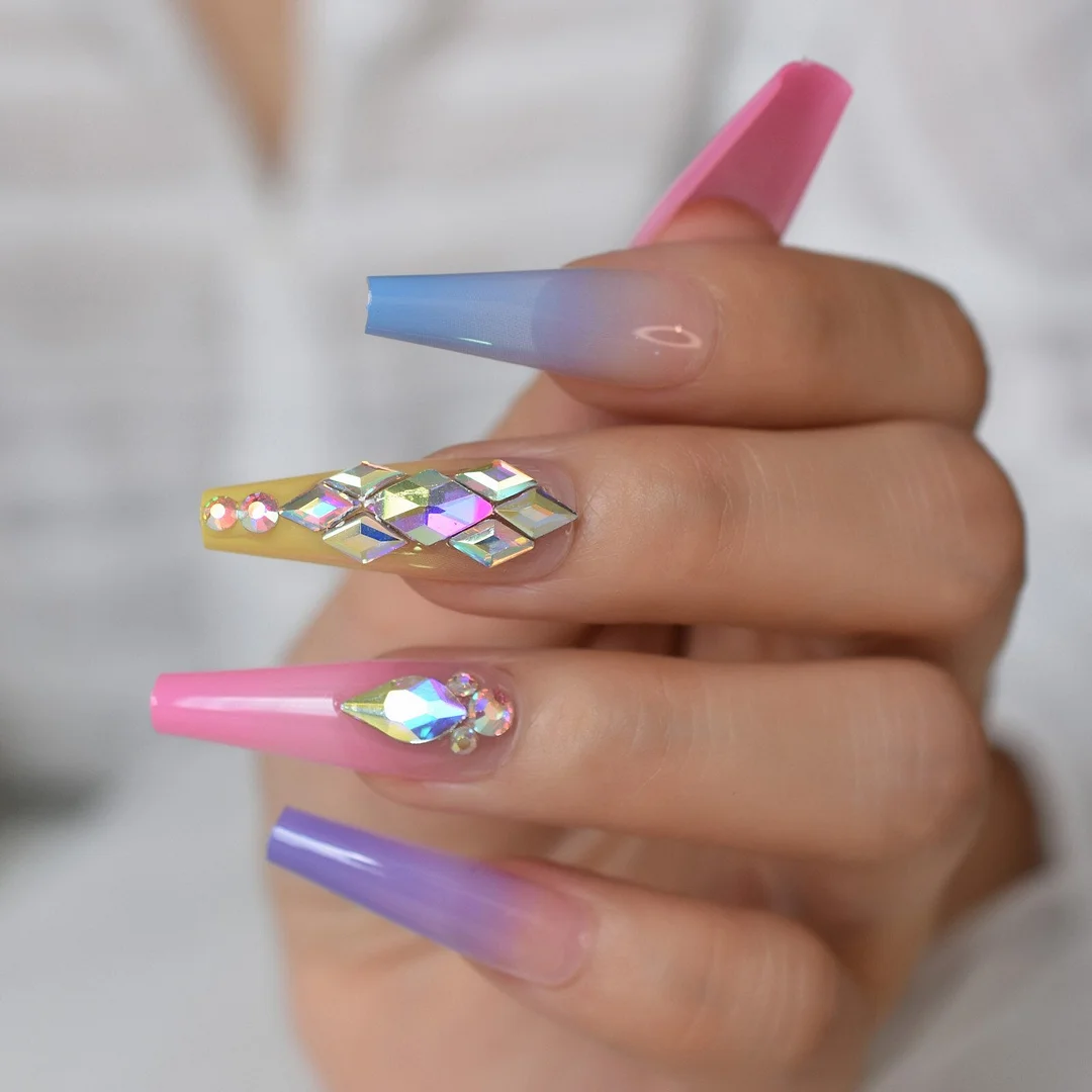 Gorgeous Rainbown Nails Coffin Shape 3D Crystal Decorative Faux Ongles Ombre Pink Blue Yellow Fashion Fake Nails Tip-Nail Inspo