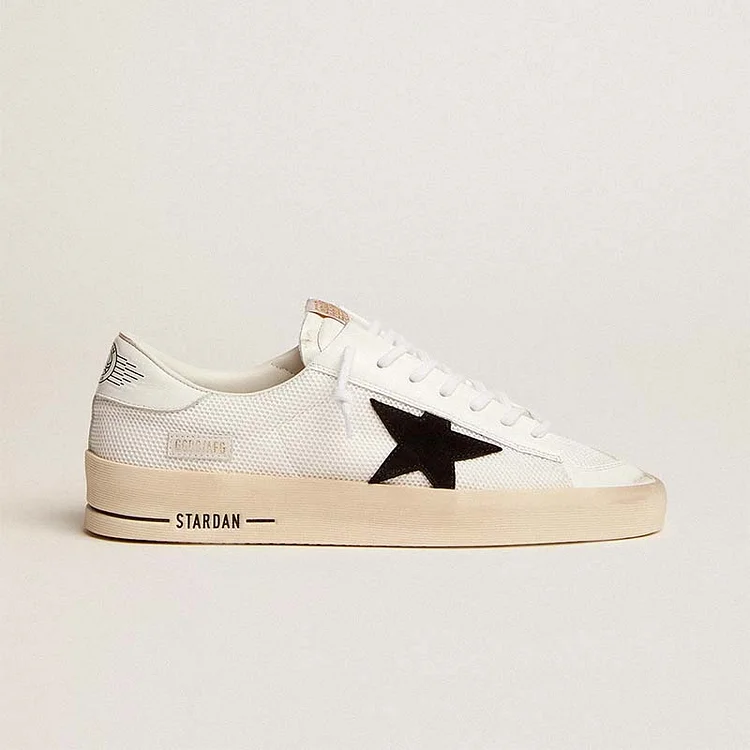 Golden Goose Stardan Hombre malla blanca con estrella de ante negro