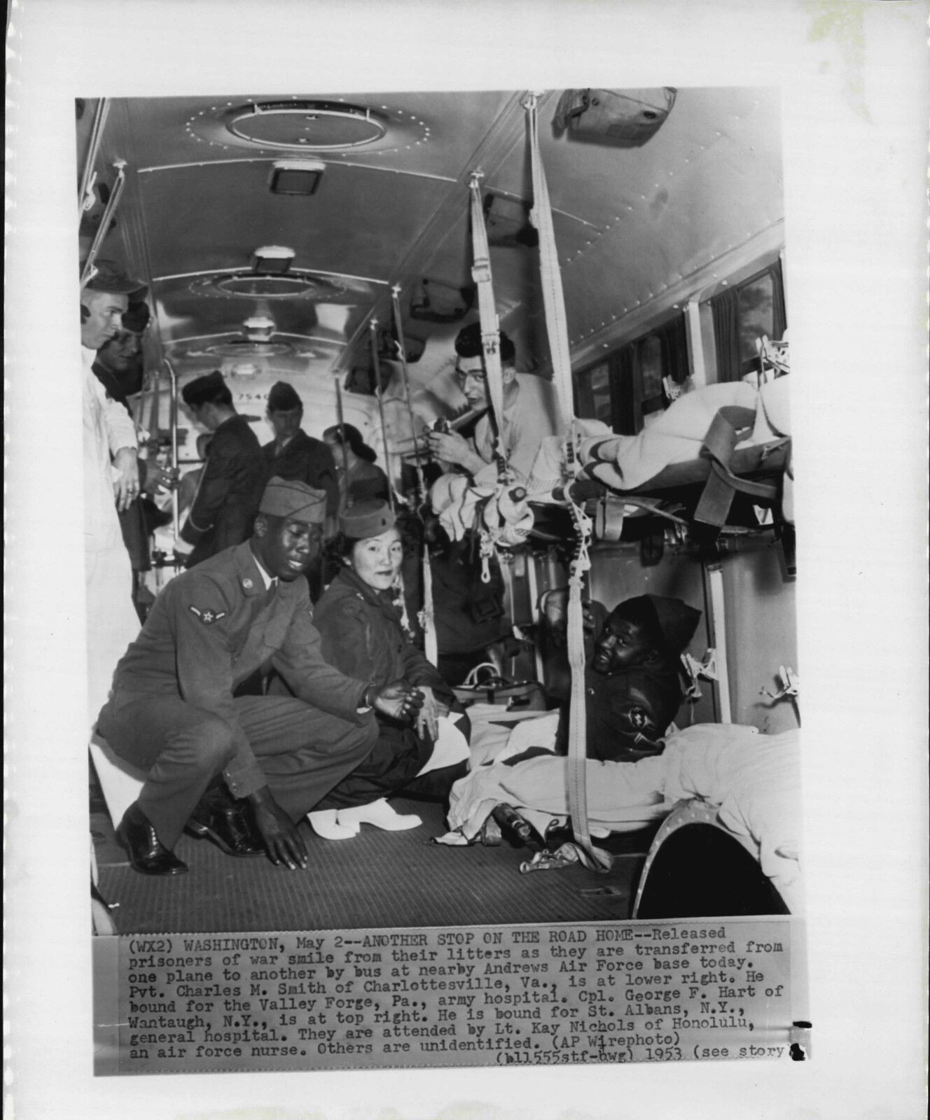 d Prisoners on the Bus at Andrews Air Force Base 1953 Korea War Press Photo Poster painting