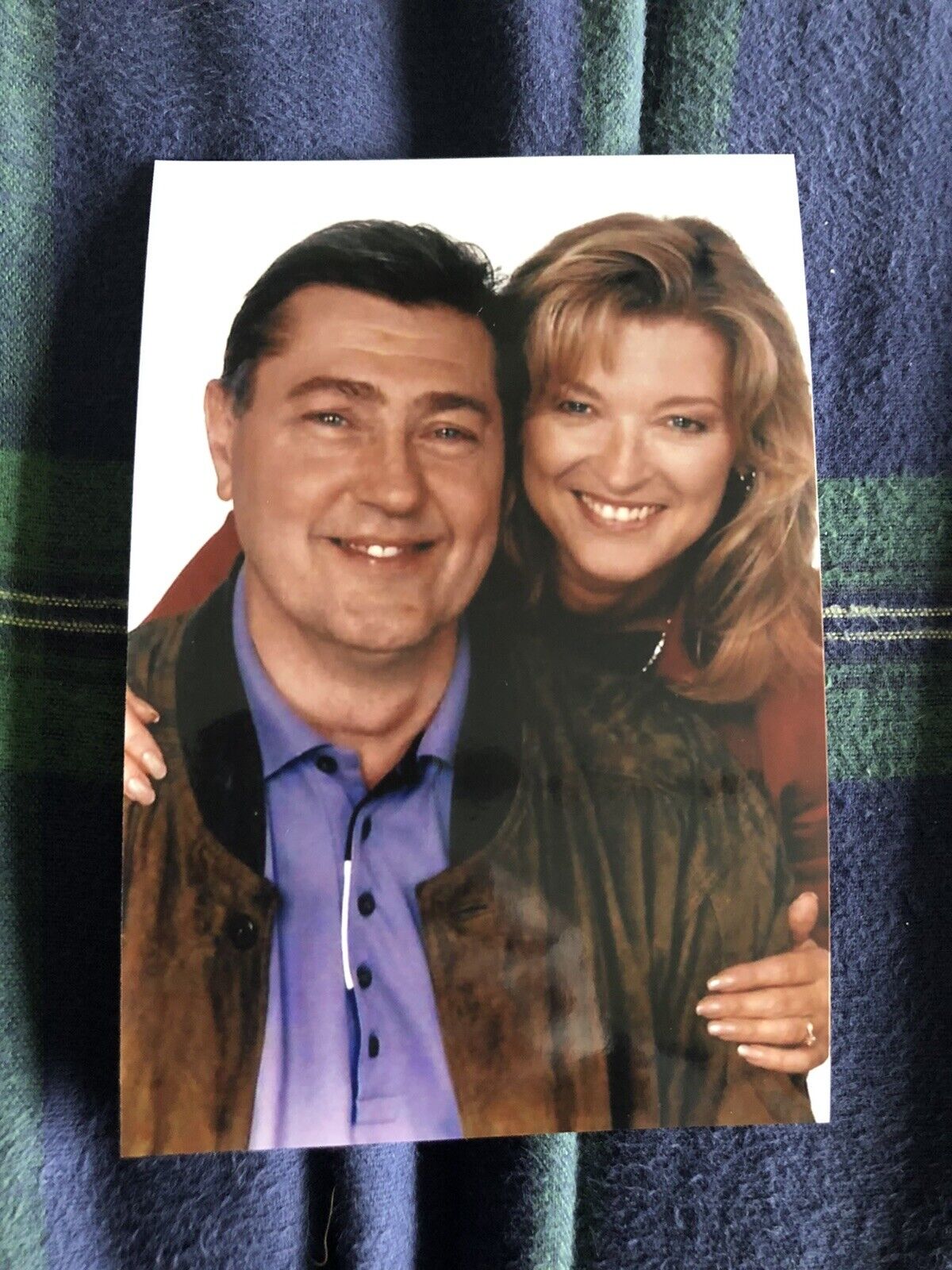 GILLIAN TAYLFORTH & BRIAN CROUCHER (EASTENDERS) UNSIGNED Photo Poster painting- 6x4”