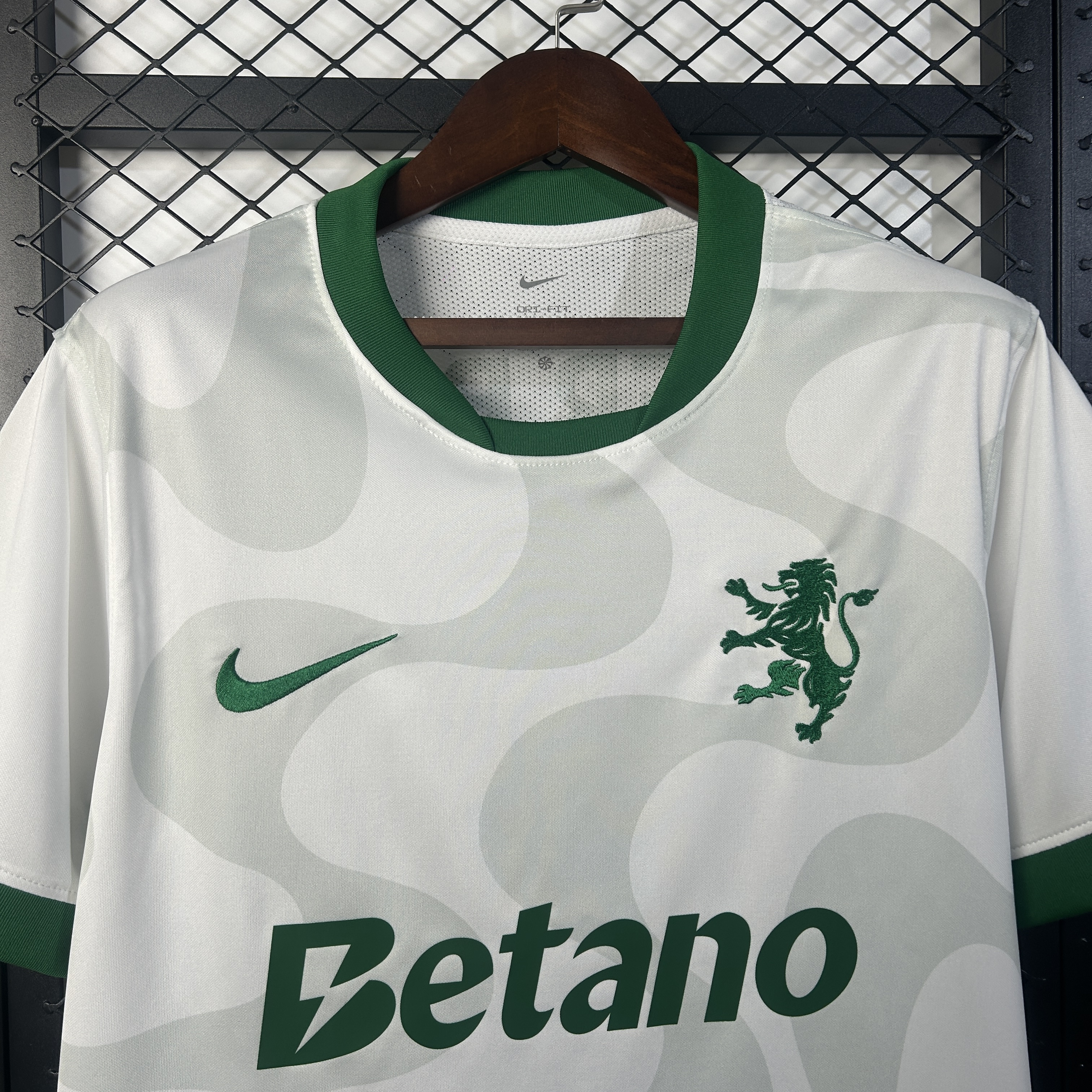 25/26 Lisbon Away Football Shirt 1:1 Thai Quality