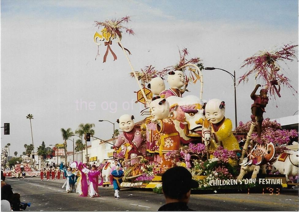 FOUND Photo Poster painting Color ROSE PARADE FLOAT Original PASADENA CALIFORNIA Vintage 21 47 W