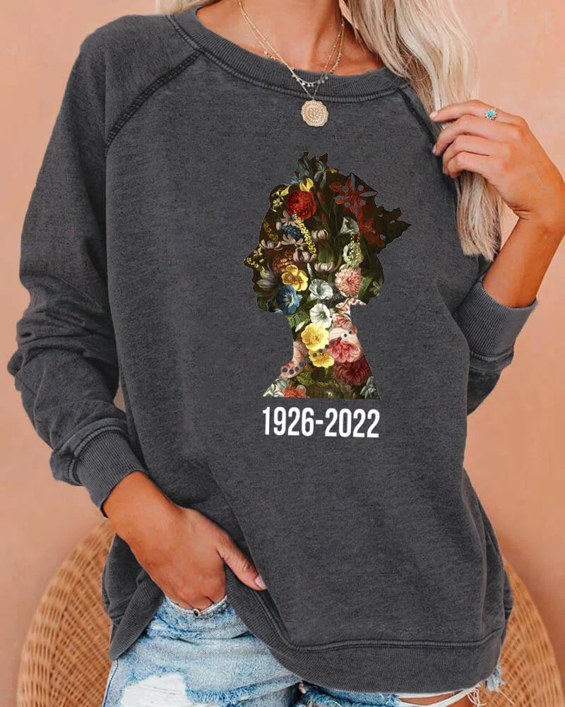 RIP Queen Elizabeth II 1926-2022 Deep Gray Sweatshirt