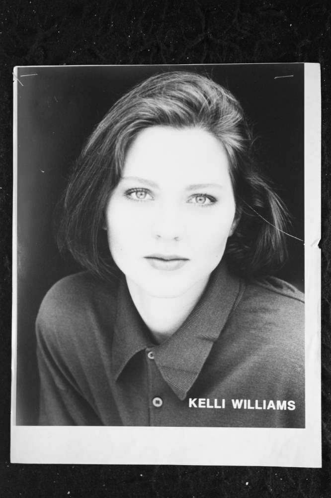 Kelli Williams - 8x10 Headshot Photo Poster painting w/ Resume - THE PRACTICE - RARE