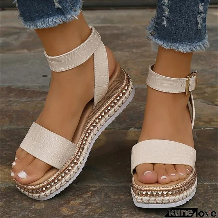 Women's Stylish Metal Rivet Thick Sole Buckle Roman Sandals