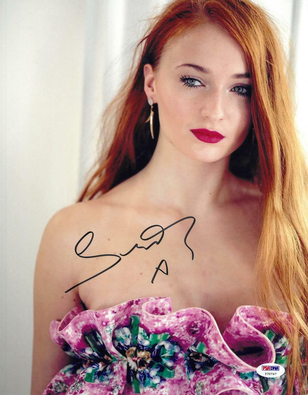 Sophie Turner Signed Authentic Autographed 11x14 Photo Poster painting PSA/DNA #Y70747