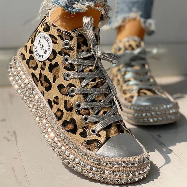Fashion Leopard Rivet Embellished Lace-Up Sneakers