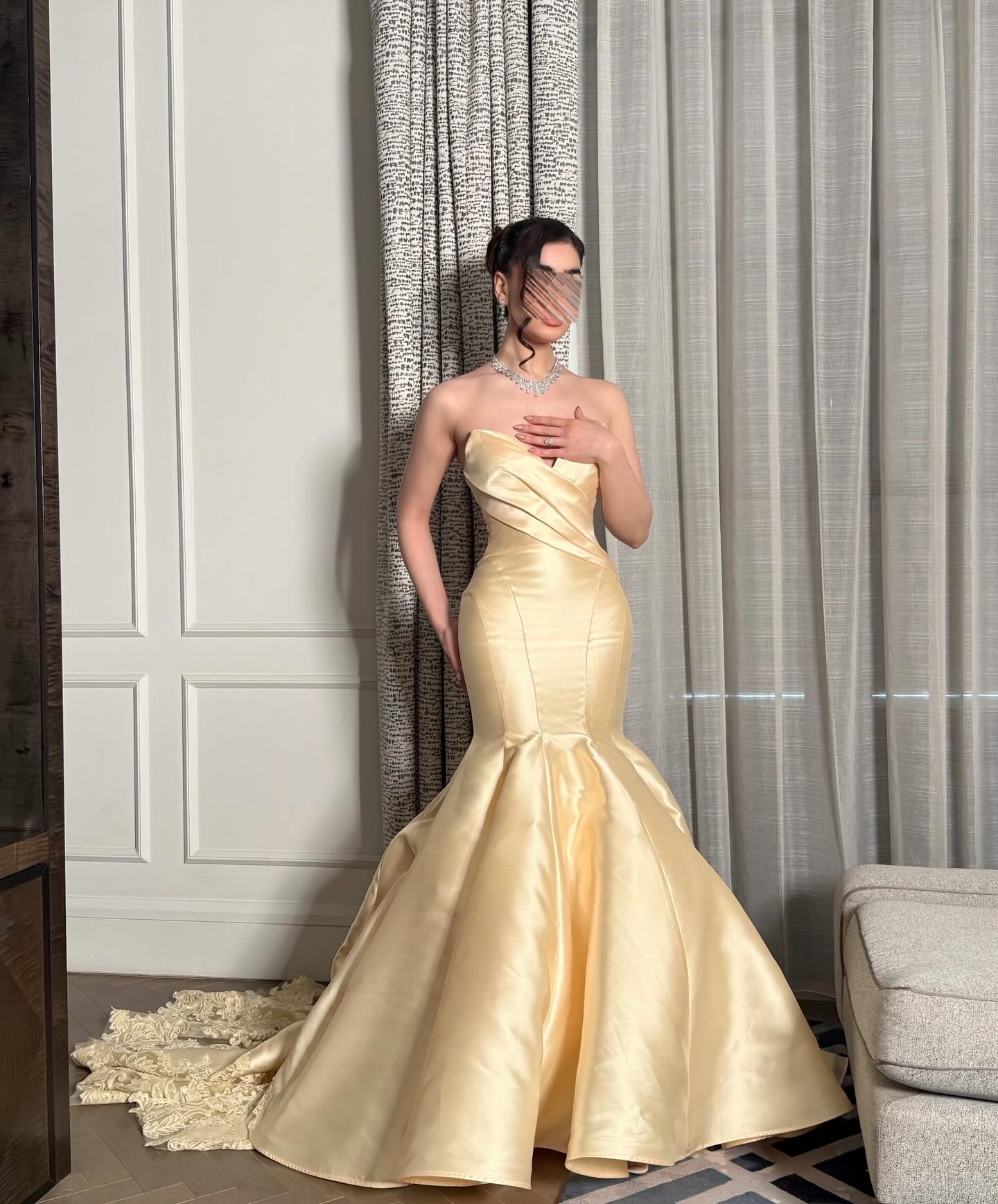 Lussooy Stunning Mermaid Satin Strapless Sweetheart Daffodil Prom Dress with Train