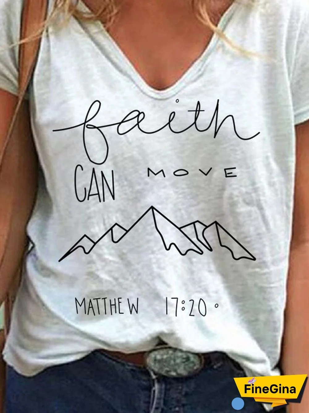 Christian Bible Verse Love Print T-Shirt