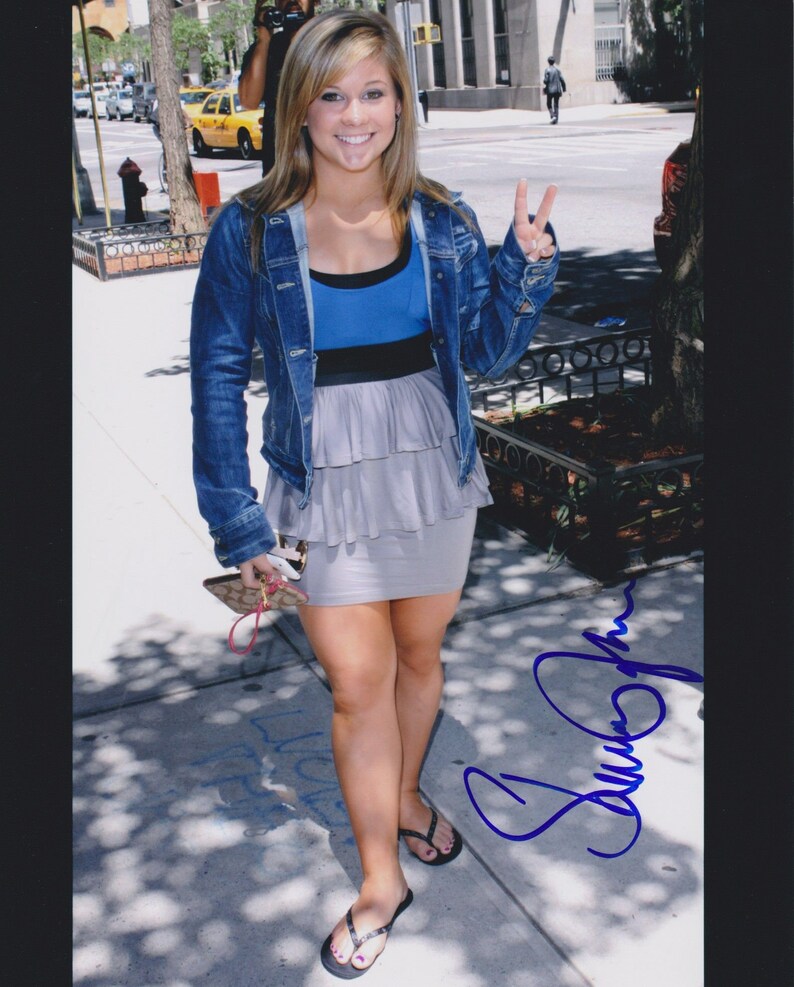 Shawn Johnson Signed Autographed Glossy 8x10 Photo Poster painting US Olympics Legend - COA Matching Holograms