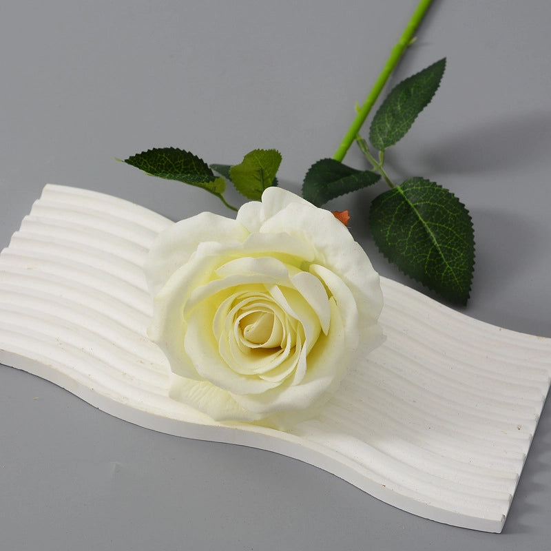 Lifelike Artificial Flowers Suitable For Office Cultural Environment High Quality Silk Flowers