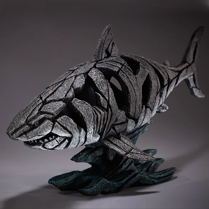 Line animal sculpture-Shark