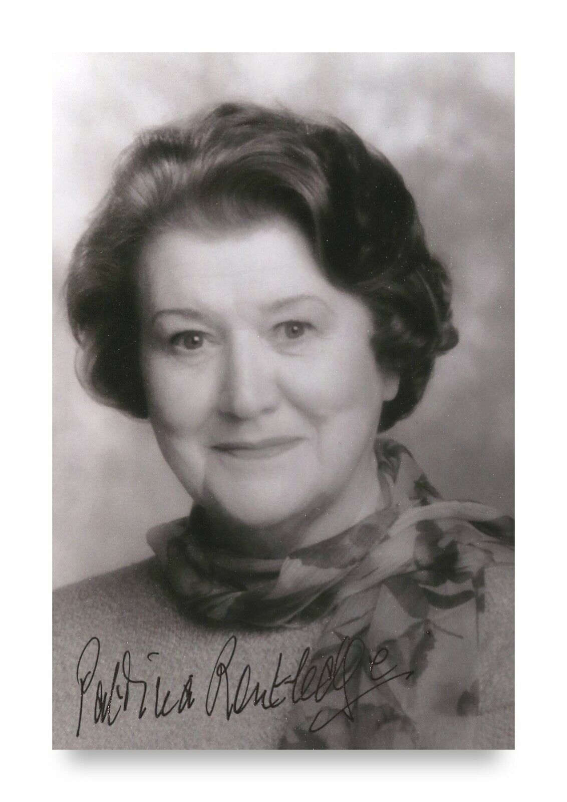 Patricia Routledge Hand Signed 6x4 Photo Poster painting Keeping Up Appearances Autograph + COA