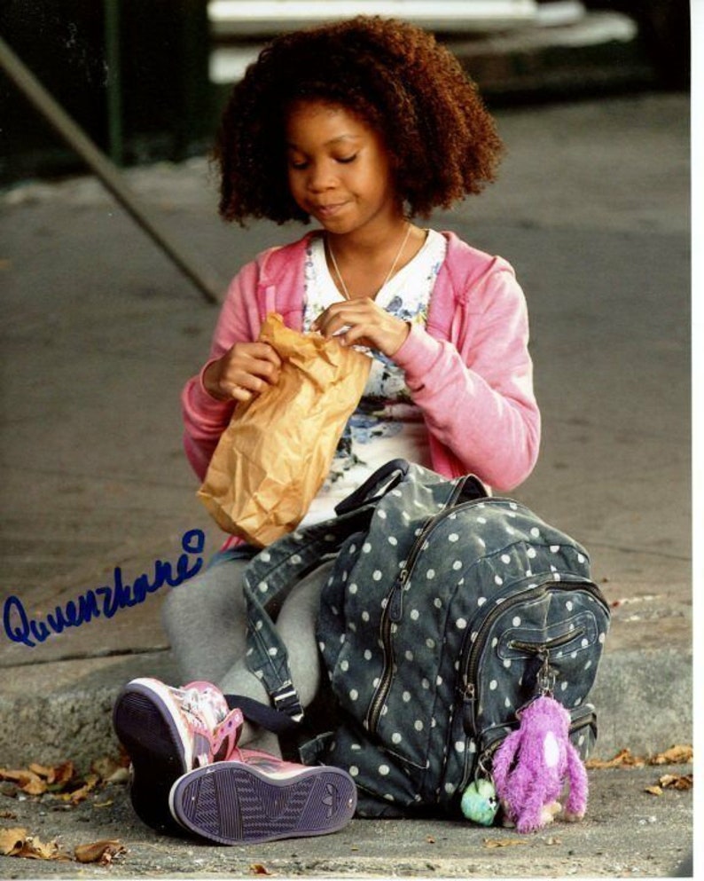 Quvenzhane wallis signed autographed annie Photo Poster painting