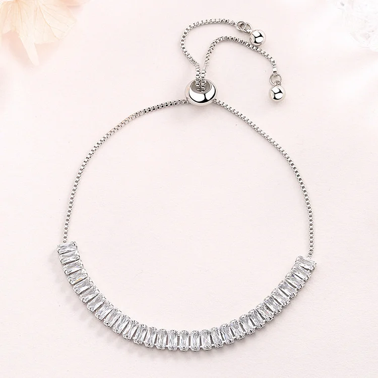 Diamond lined design bracelet
