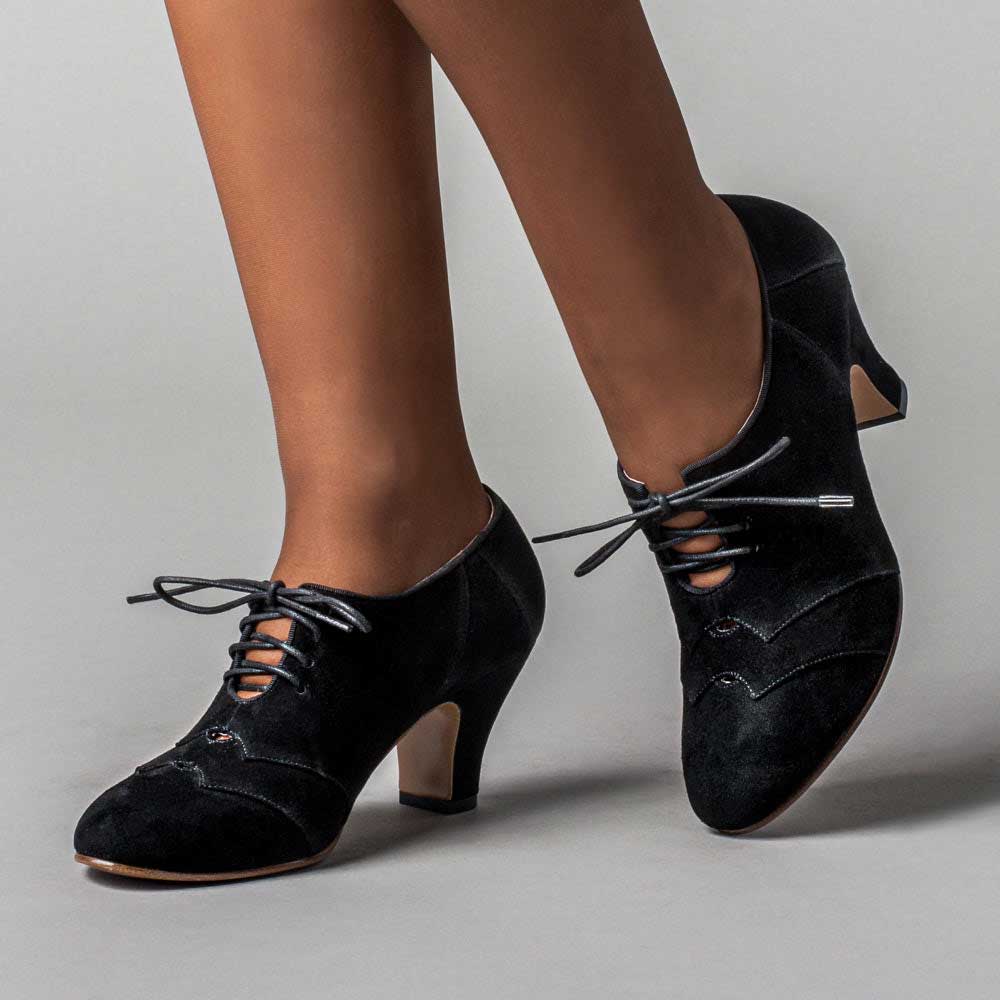 Vintage Black Lace-Up Cut-Out Round Toe Chunky Heel Women's Oxfords Nicepairs