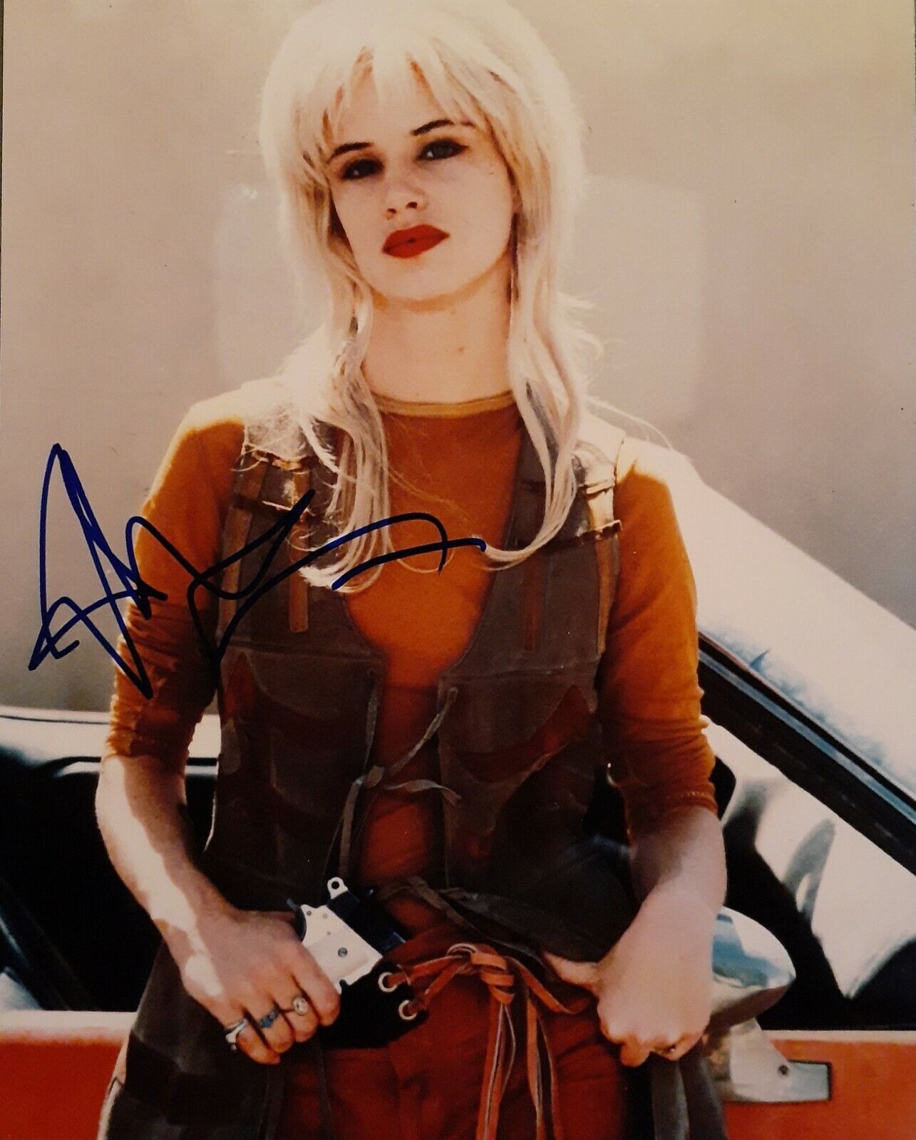 Juliette Lewis signed 8x10