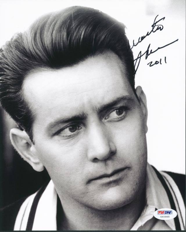 Martin Sheen Signed Authentic 8X10 Photo Poster painting Autographed PSA/DNA #U65985