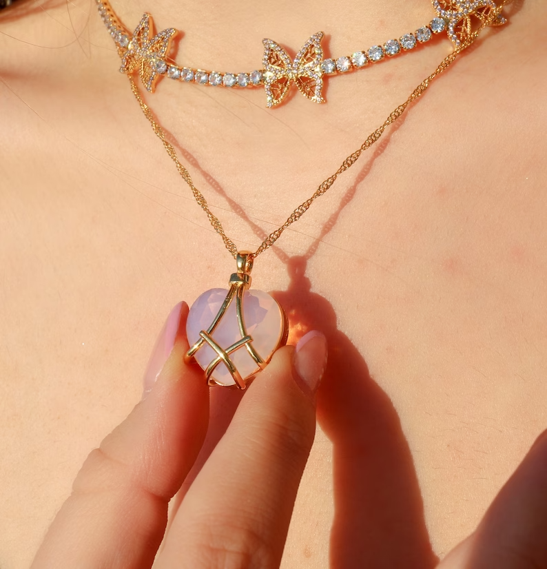 Barbie and the Diamond Castle Heart Necklace