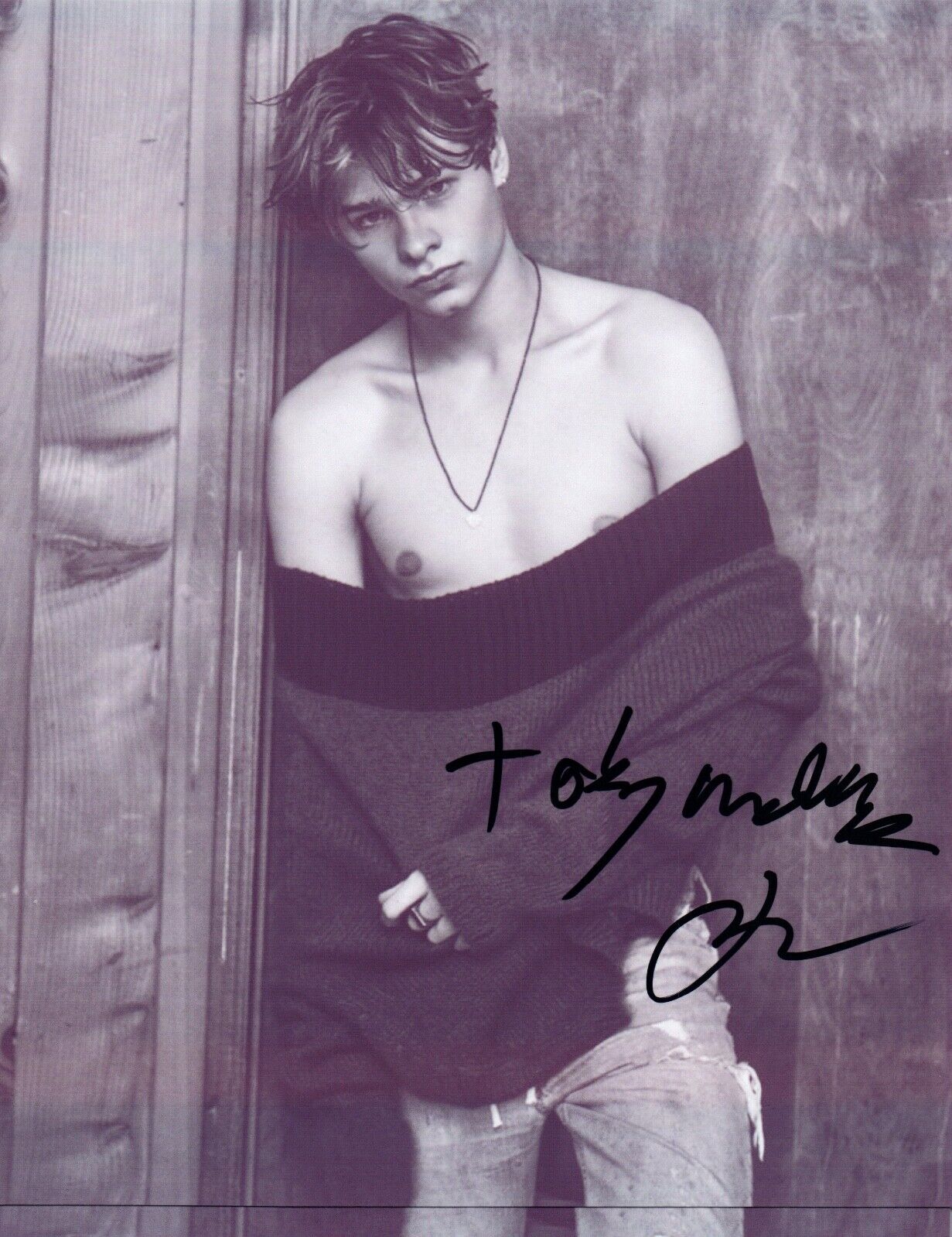 Toby Wallace Signed Autographed 8x10 Photo Poster painting Shirtless Actor The Society COA