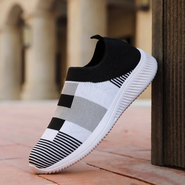 Women's Casual Vulcanized Shoes Woman Mesh Sneakers Women Knitted Flat Ladies Slip On Female Footwear Size 42 Feminino Zapatos