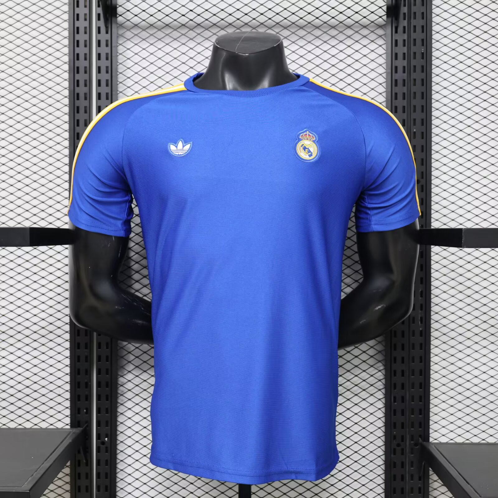 2026/2027 Player Version Real Madrid Leisure Retro Football Jersey（The player version jersey is a bit tight, please pay attention to the size selection）