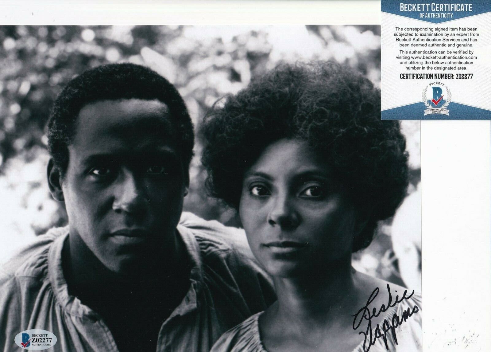 LESLIE UGGAMS signed (ROOTS) Kizzy Reynolds 8X10 Photo Poster painting BECKETT BAS Z02277