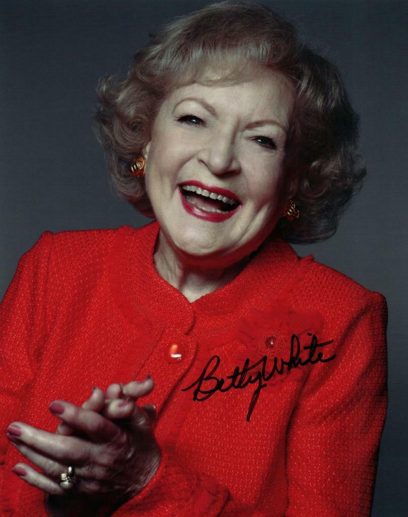 Betty White 8x10 autographed Photo Poster painting signed Picture amazing and COA