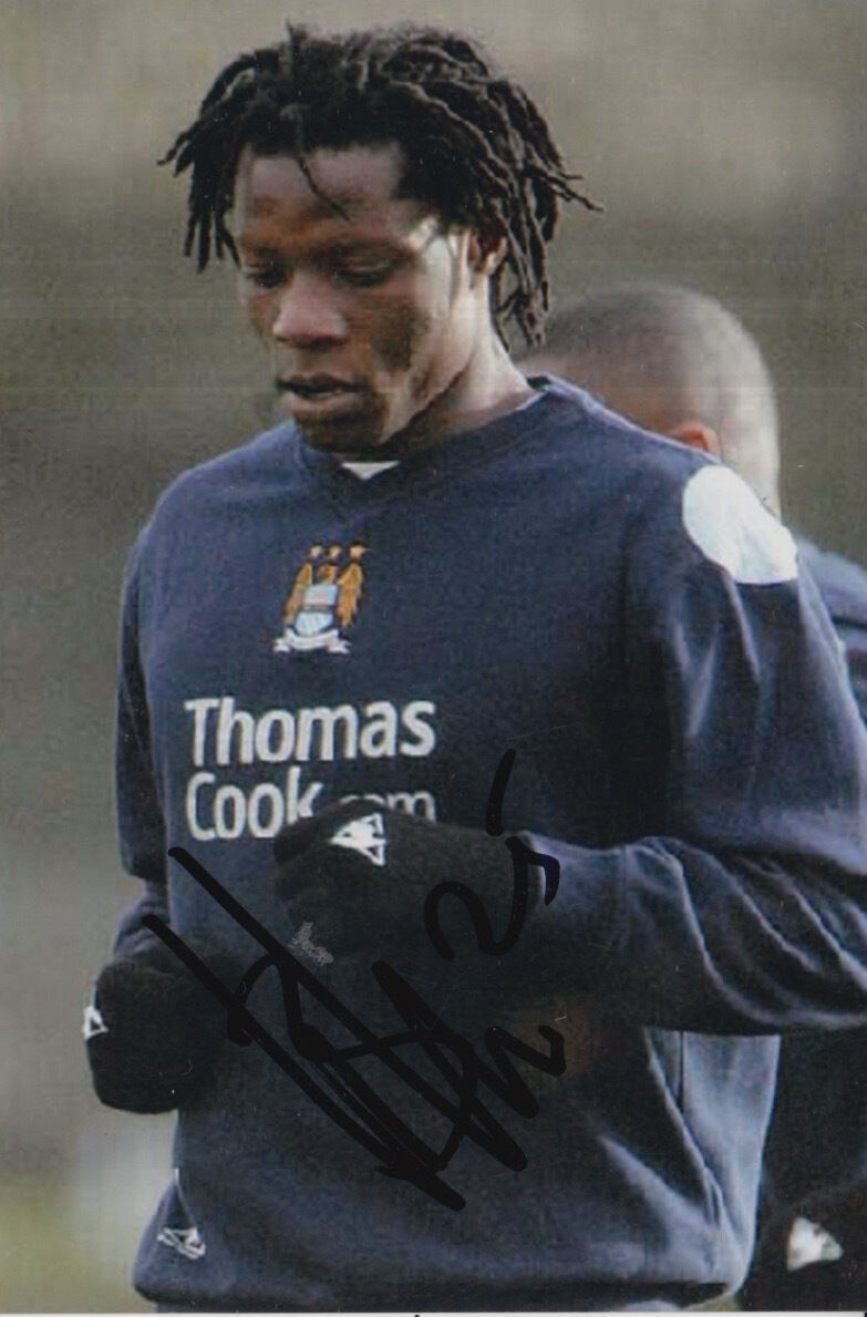 MANCHESTER CITY HAND SIGNED BENJANI 6X4 Photo Poster painting MAN CITY 1.