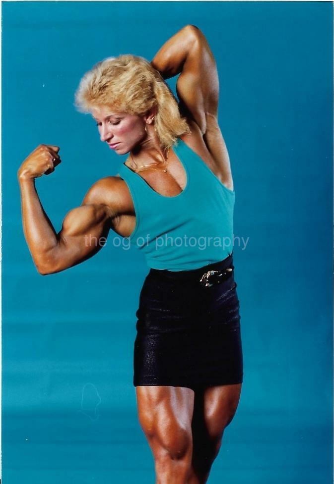 FEMALE BODYBUILDER 80's 90's FOUND Photo Poster painting Color MUSCLE GIRL Portrait EN 110 32 U