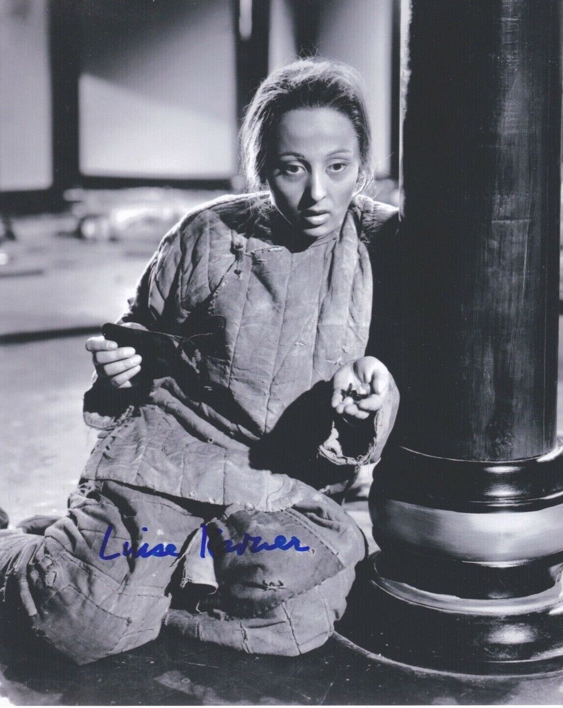 Signed Original B&W Photo Poster painting of.Luise Rainer of The Good Earth