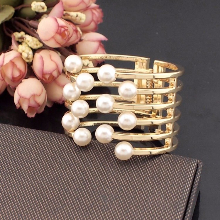 Six-layer Pearl Bracelet