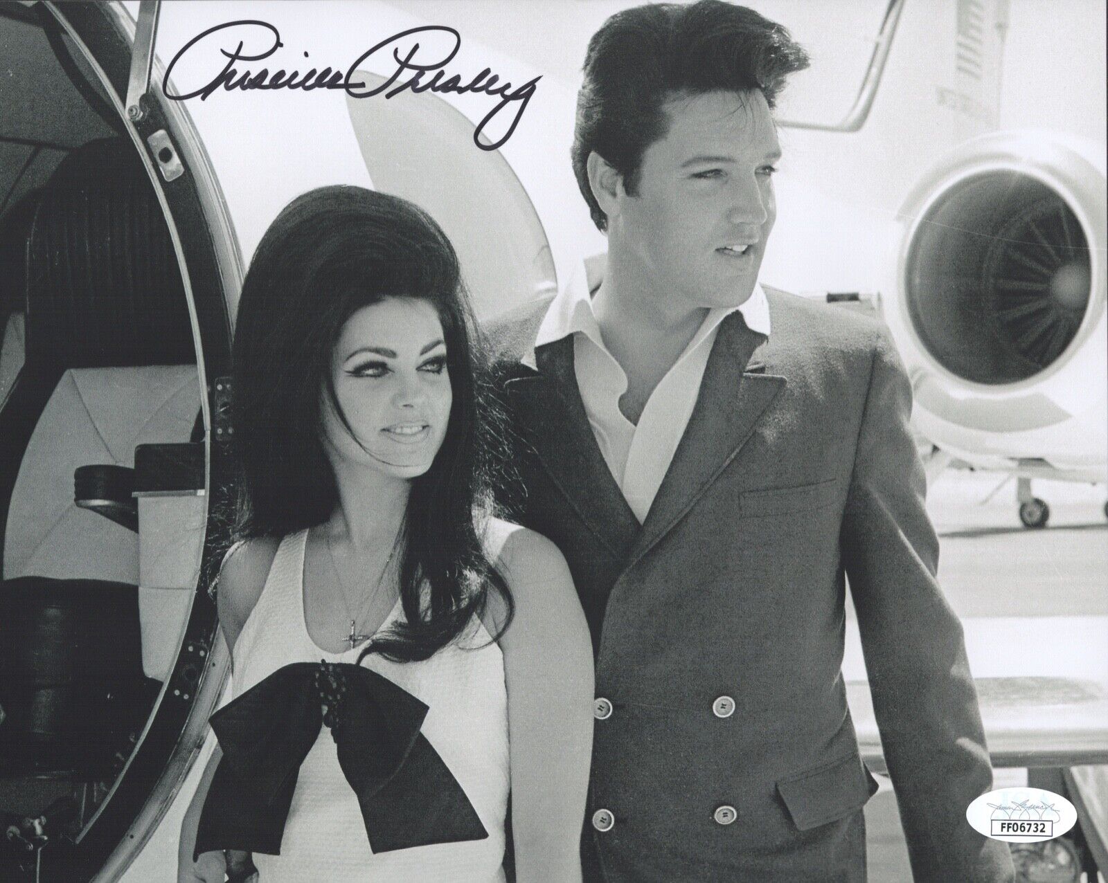 PRISCILLA PRESLEY Signed ELVIS 8x10 Photo Poster painting IN PERSON Autograph JSA COA