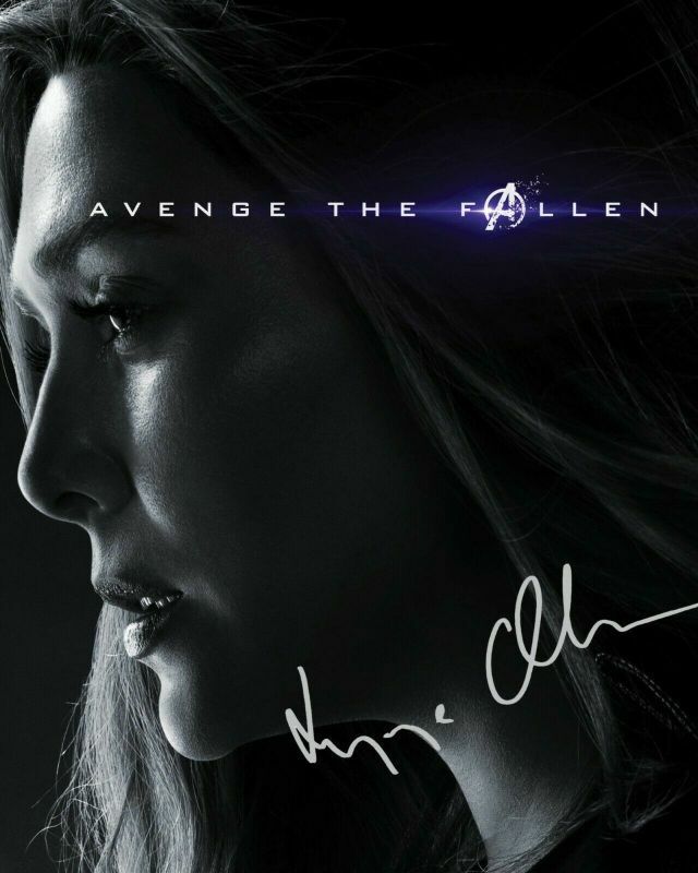 Elizabeth Olsen - Scarlett Witch - The Avengers Autograph Signed Photo Poster painting Print