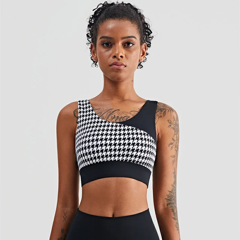 Hergymclothing comfortable black and white sports bra