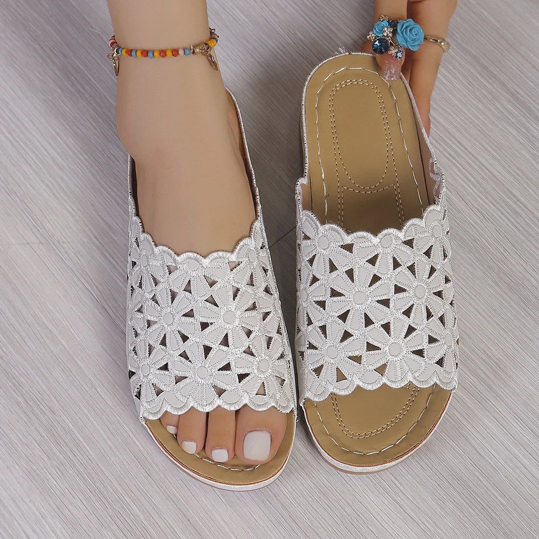 Yyvonne 2025 Summer New Simple Leisure Flowers Hollow PU With Women's Slopes And Slippers