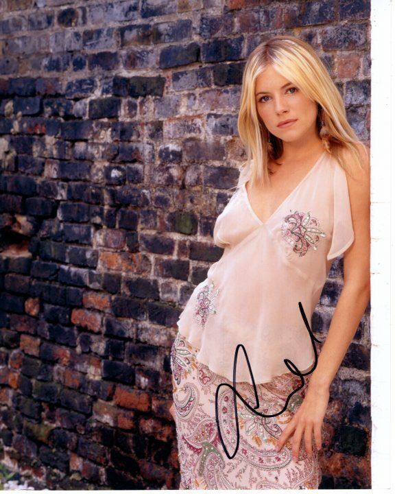 SIENNA MILLER signed autographed Photo Poster painting