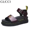 （40302）Swobodne płaskie sandały Gucci