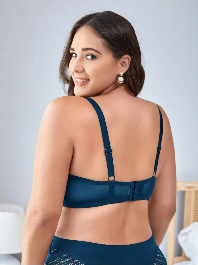 Triumph - (3 ks) D&aacute;mska obyčajn&aacute; čipkovan&aacute; podprsenka veľkej veľkosti