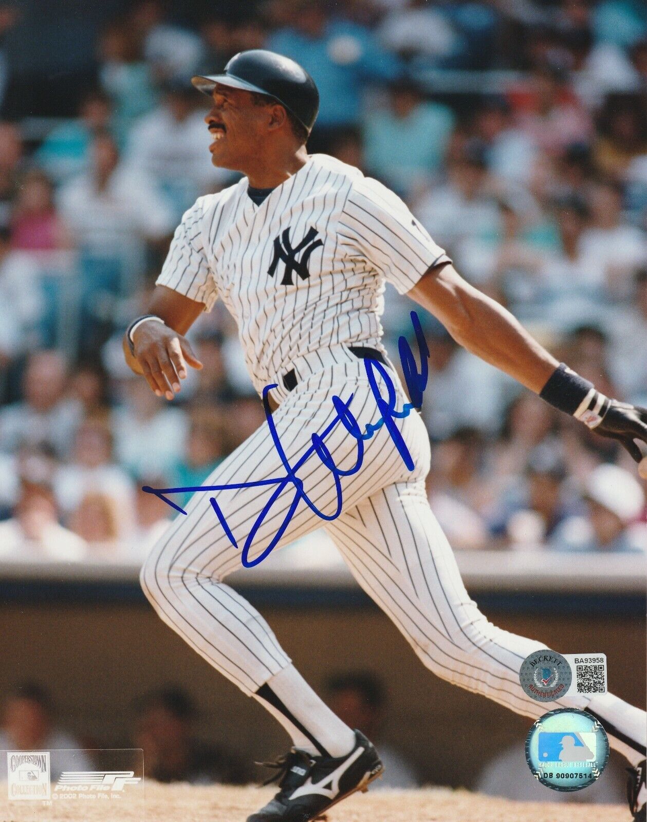 DAVE WINFIELD Signed New York YANKEES 8x10 Photo Poster painting with Beckett COA (BAS)