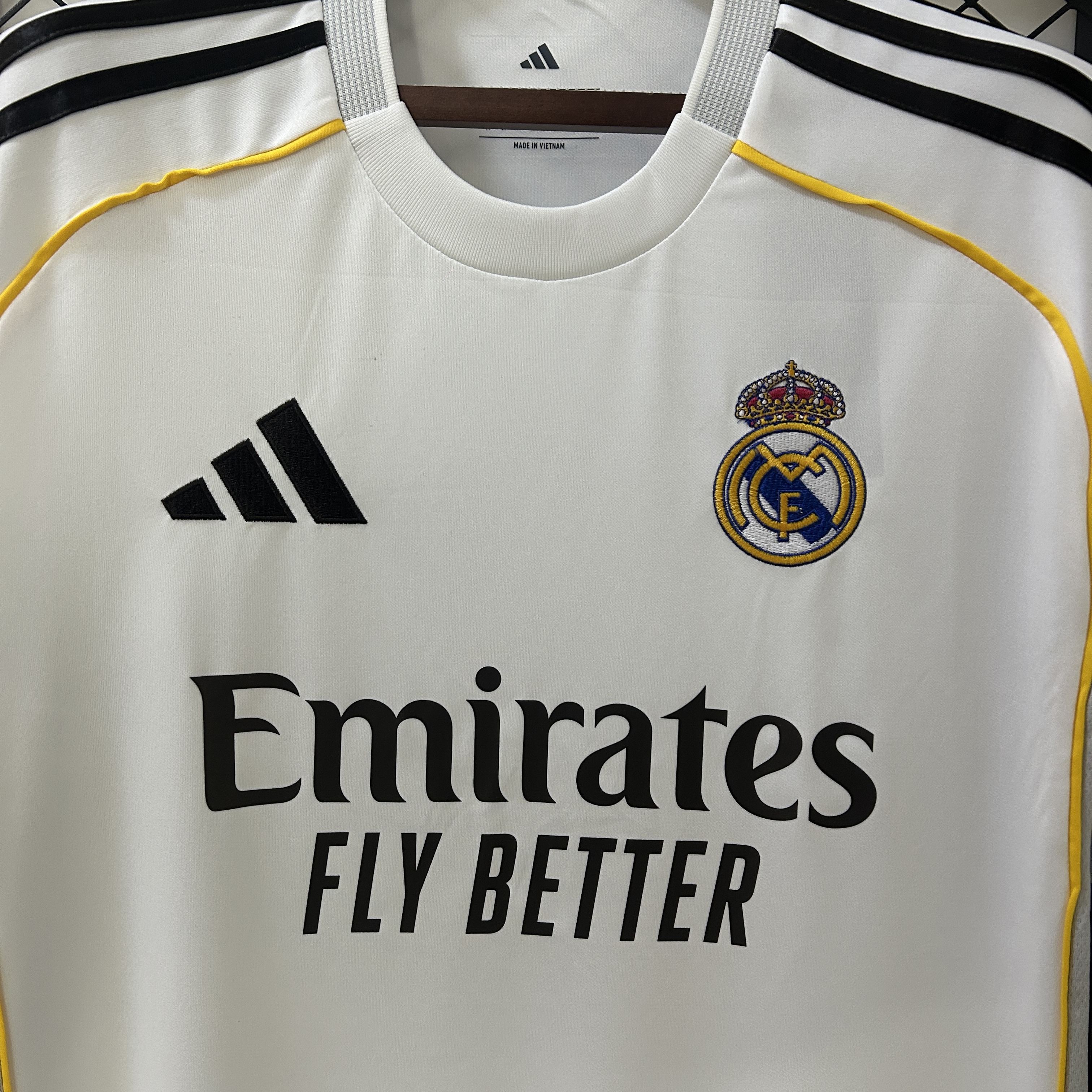 25/26 Real Madrid White Football Shirt Thai quality