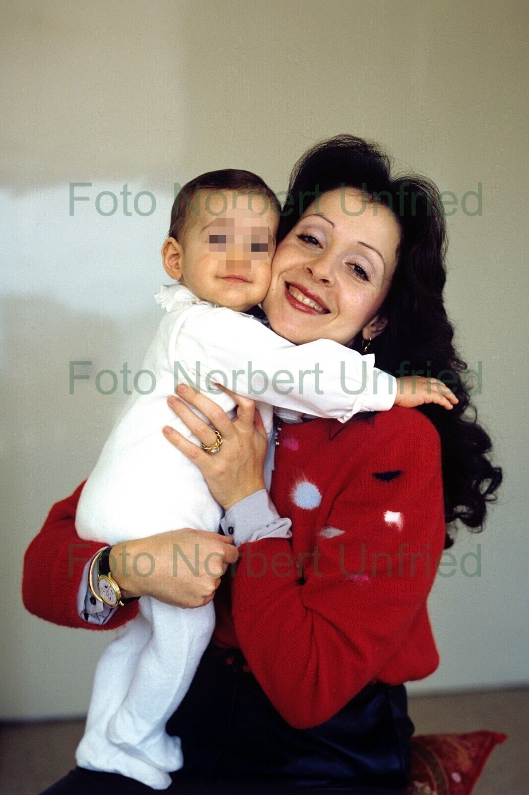 Vicky Leandros With Child - Photo Poster painting 20 X 30 CM Without Autograph (Nr 2-295