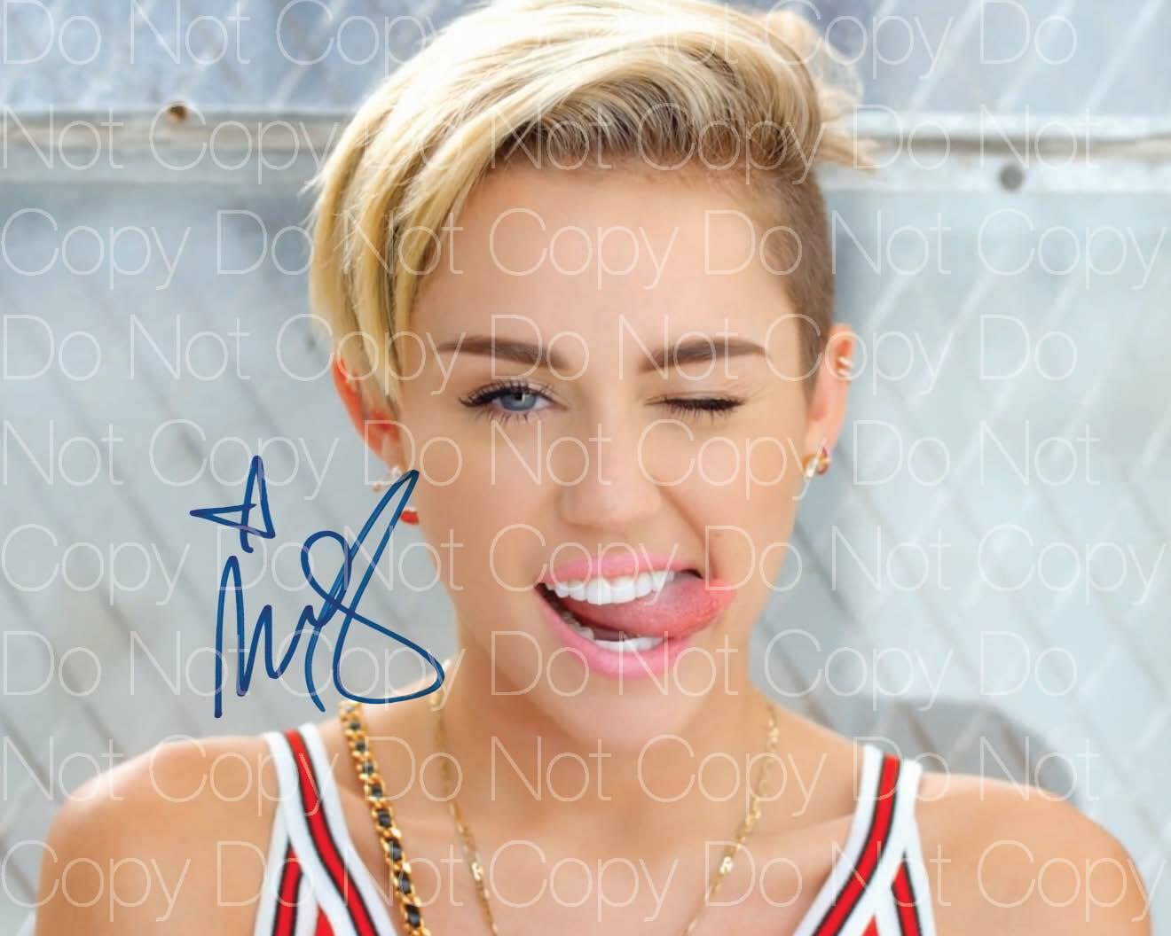 Miley Cyrus signed sexy hot 8X10 inch Photo Poster painting poster picture autograph RP