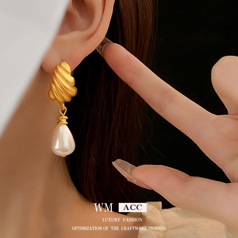 Medieval Pearl Geometric Alloy Electroplating Earrings