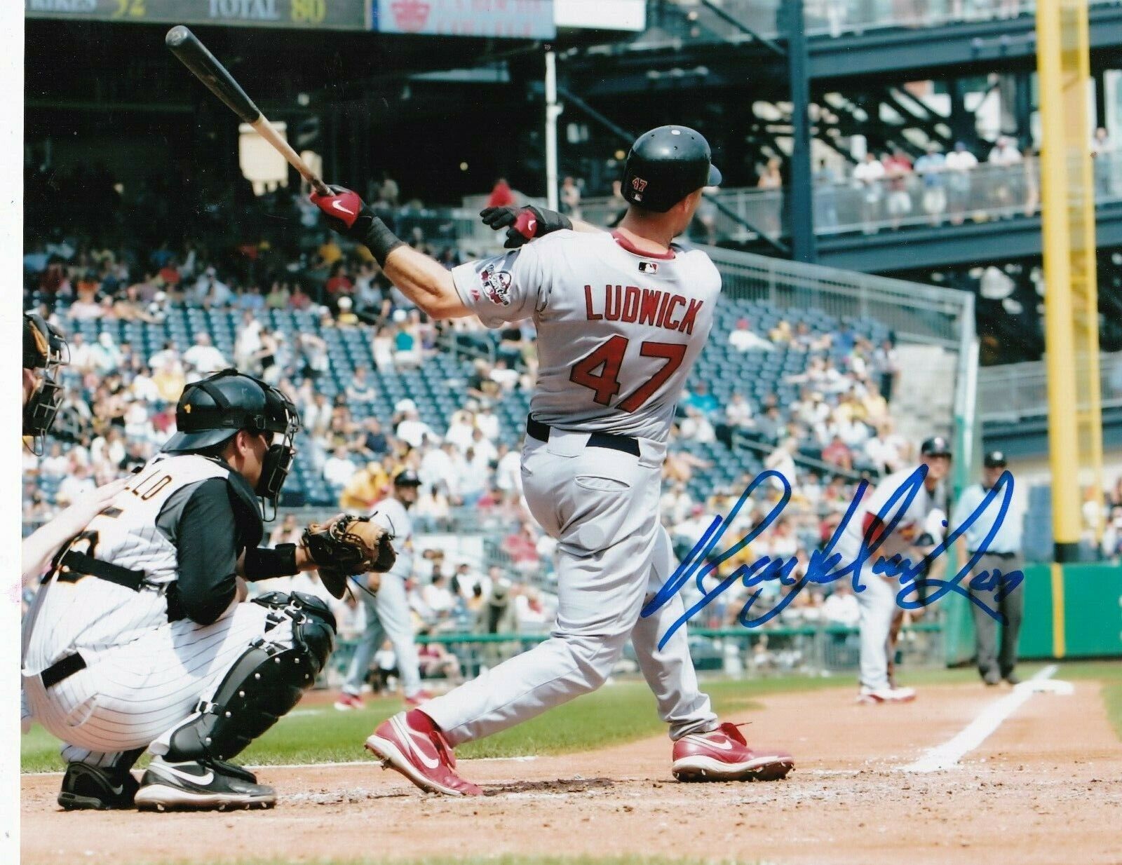 RYAN LUDWICK ST. LOUIS CARDINALS ACTION SIGNED 8x10