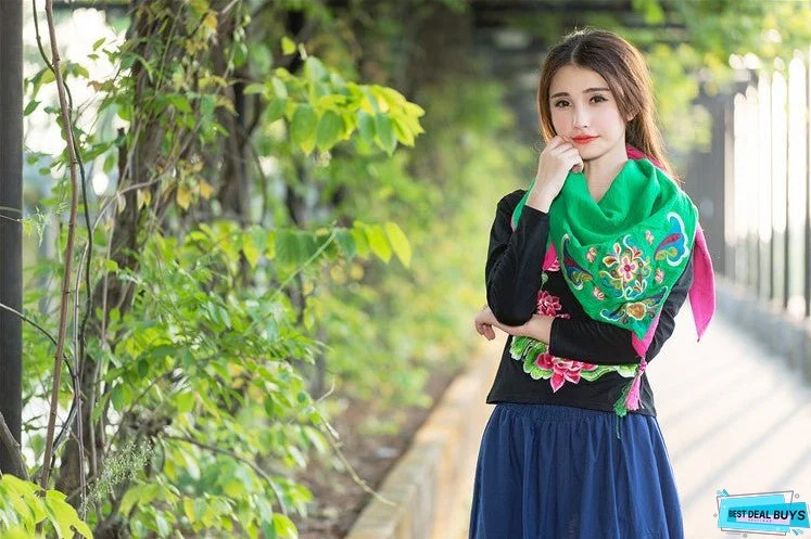 Cotton and linen necklaces in autumn and winter, retro Tibetan style, ethnic style, women's clothing, embroidered flowers, winter Scarf, shawls