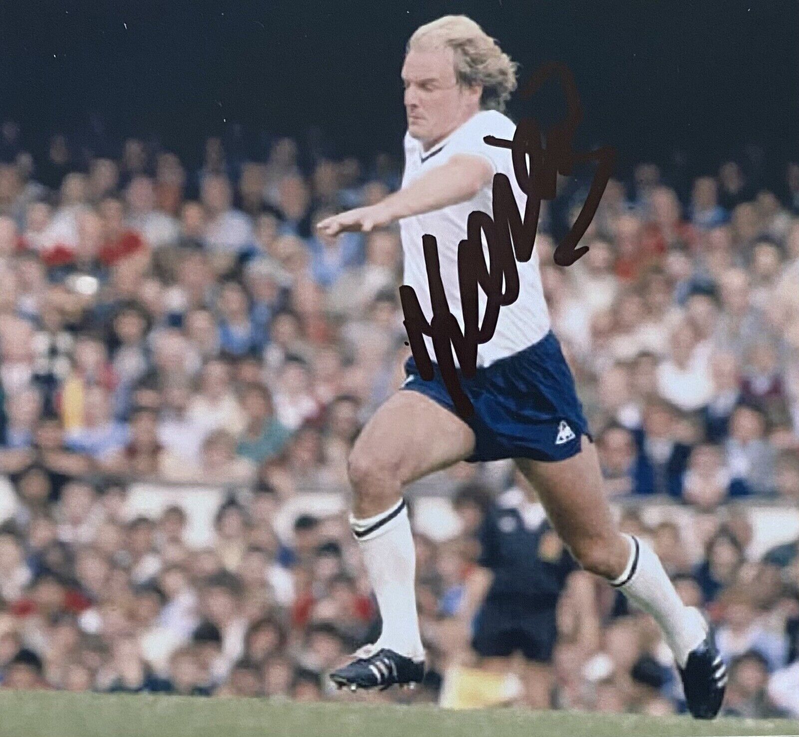 Terry Yorath Genuine Hand Signed Tottenham Hotspur 6X4 Photo Poster painting - Smaller Than 7x5