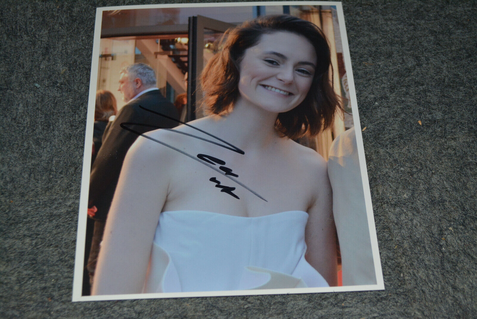 LEA VAN ACKEN signed autograph In Person 8x10 NETFLIX DARK