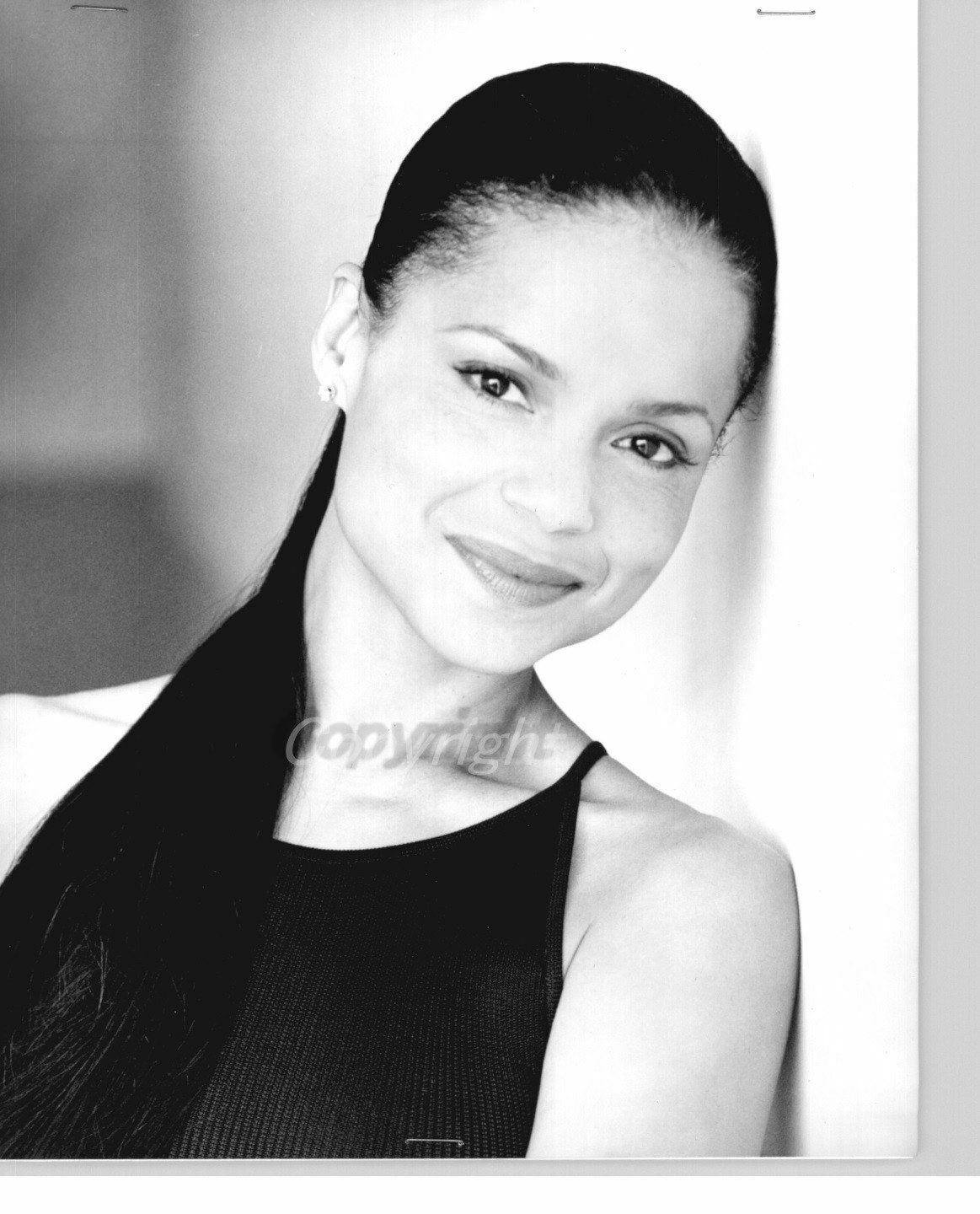 Victoria Rowell - 8x10 Headshot Photo Poster painting w/resume - Young & the Restless