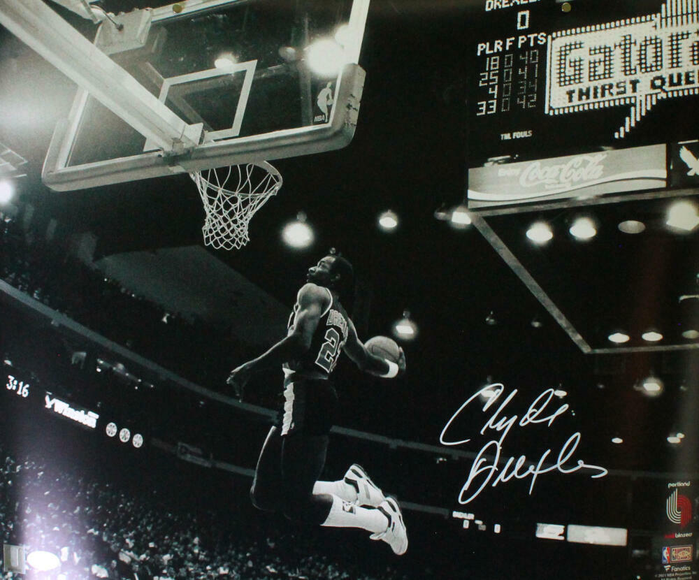 Clyde Drexler Autographed Portland Trail Blazers 16x20 B/W Dunk Photo Poster painting- JSA W